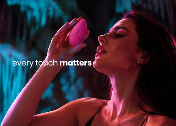 Ergonomic Palm Vibrator – 10 Modes & Advanced Heating Function